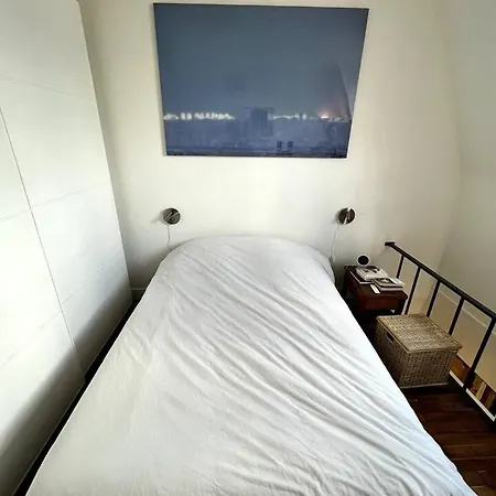 Cozy And Bright Duplex Париж