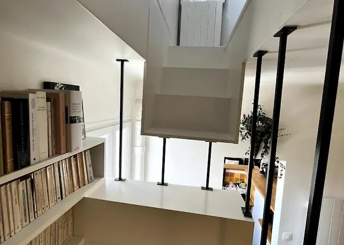 Cozy And Bright Duplex شقة *